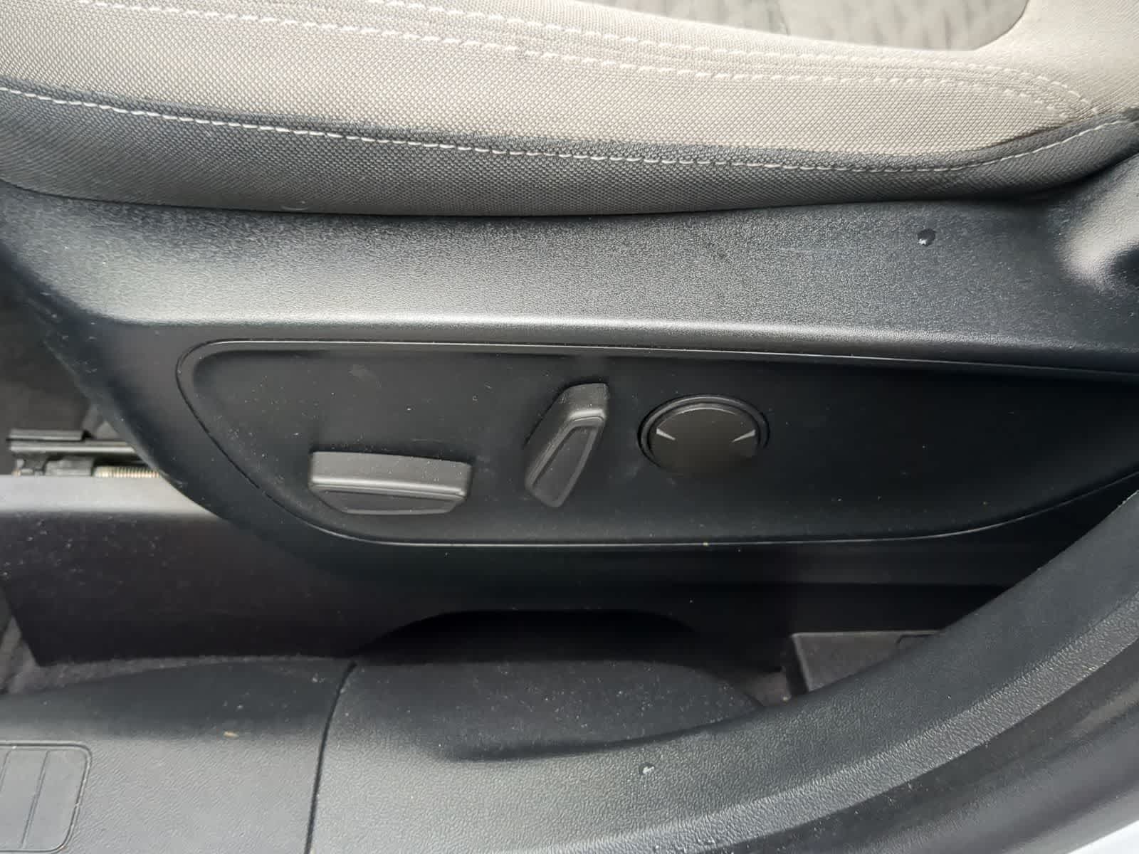 Thumbnail: 2020 Ford Escape - 20