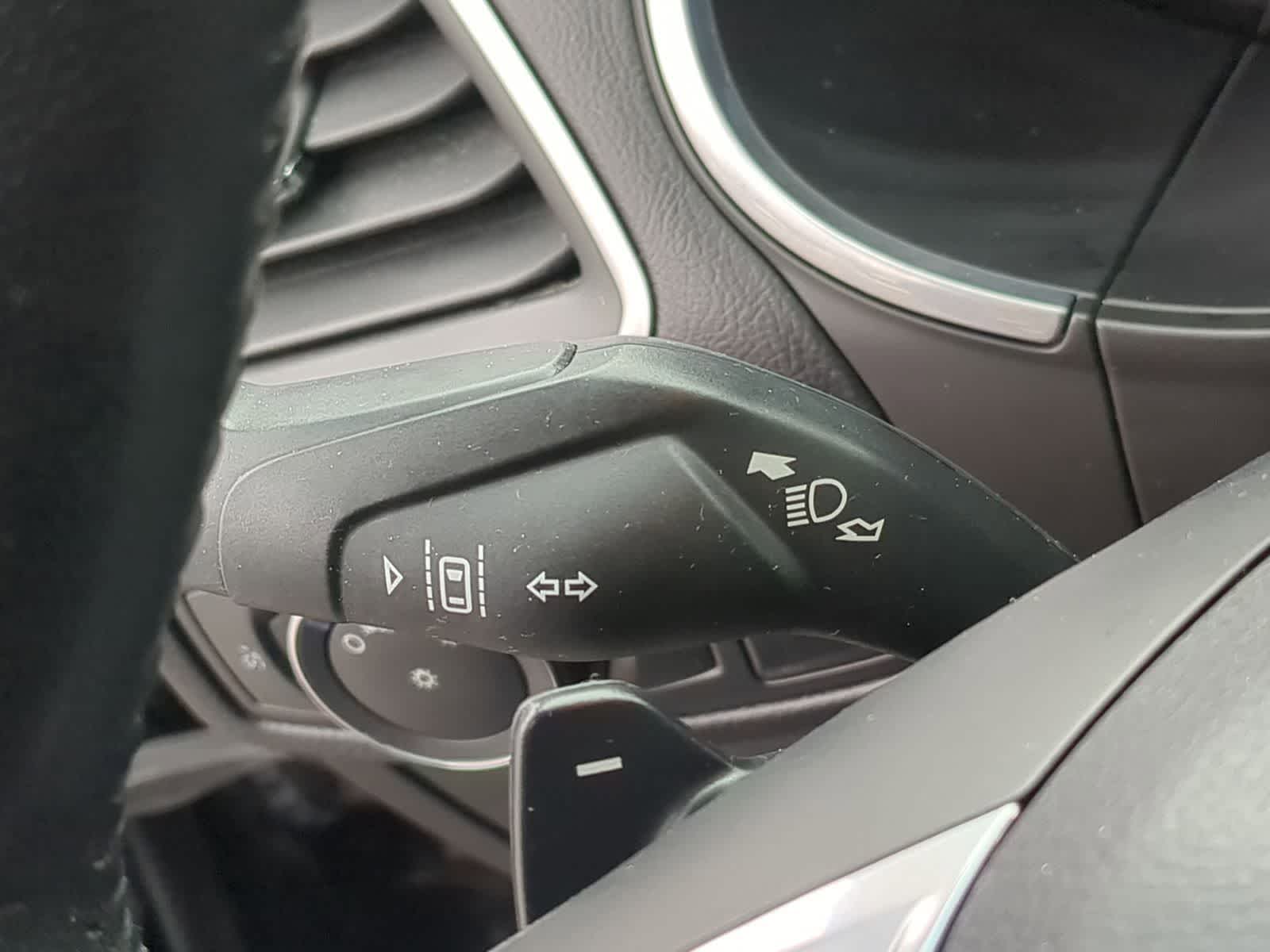 Thumbnail: 2015 Ford Edge - 33