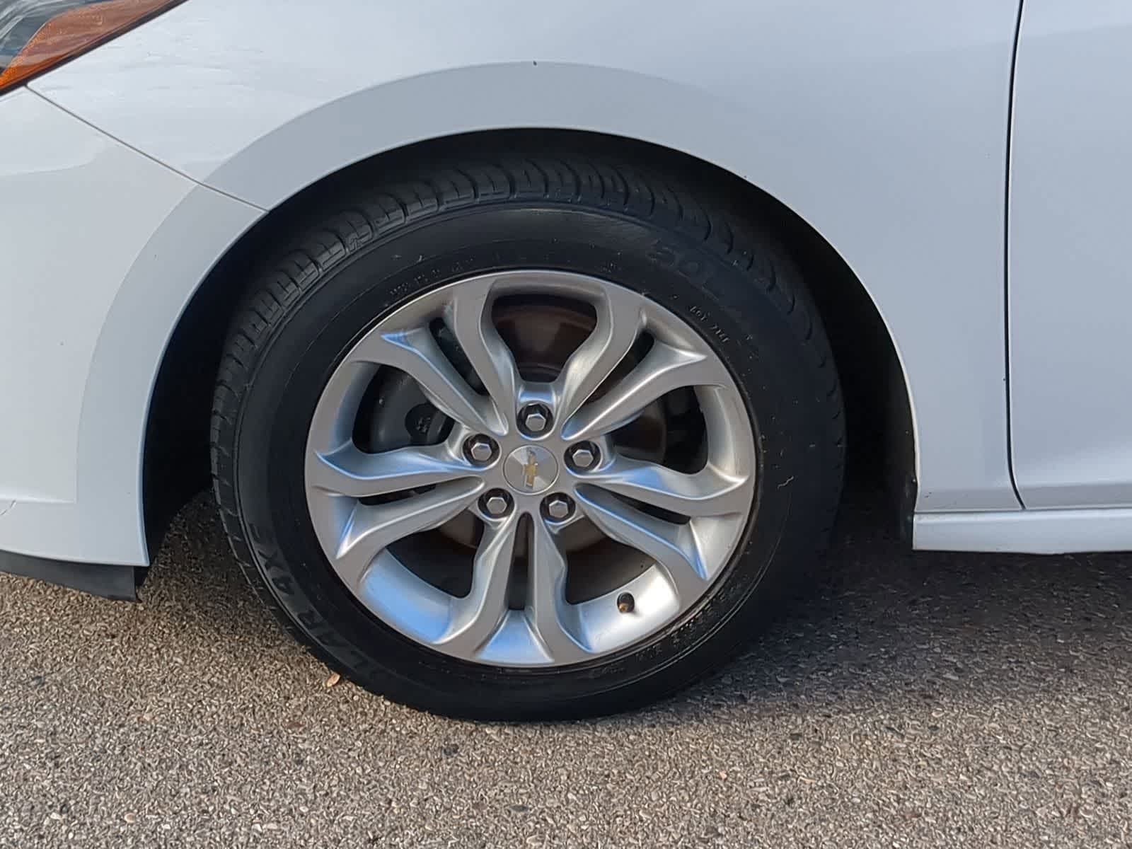 Thumbnail: 2019 Chevrolet Cruze - 17