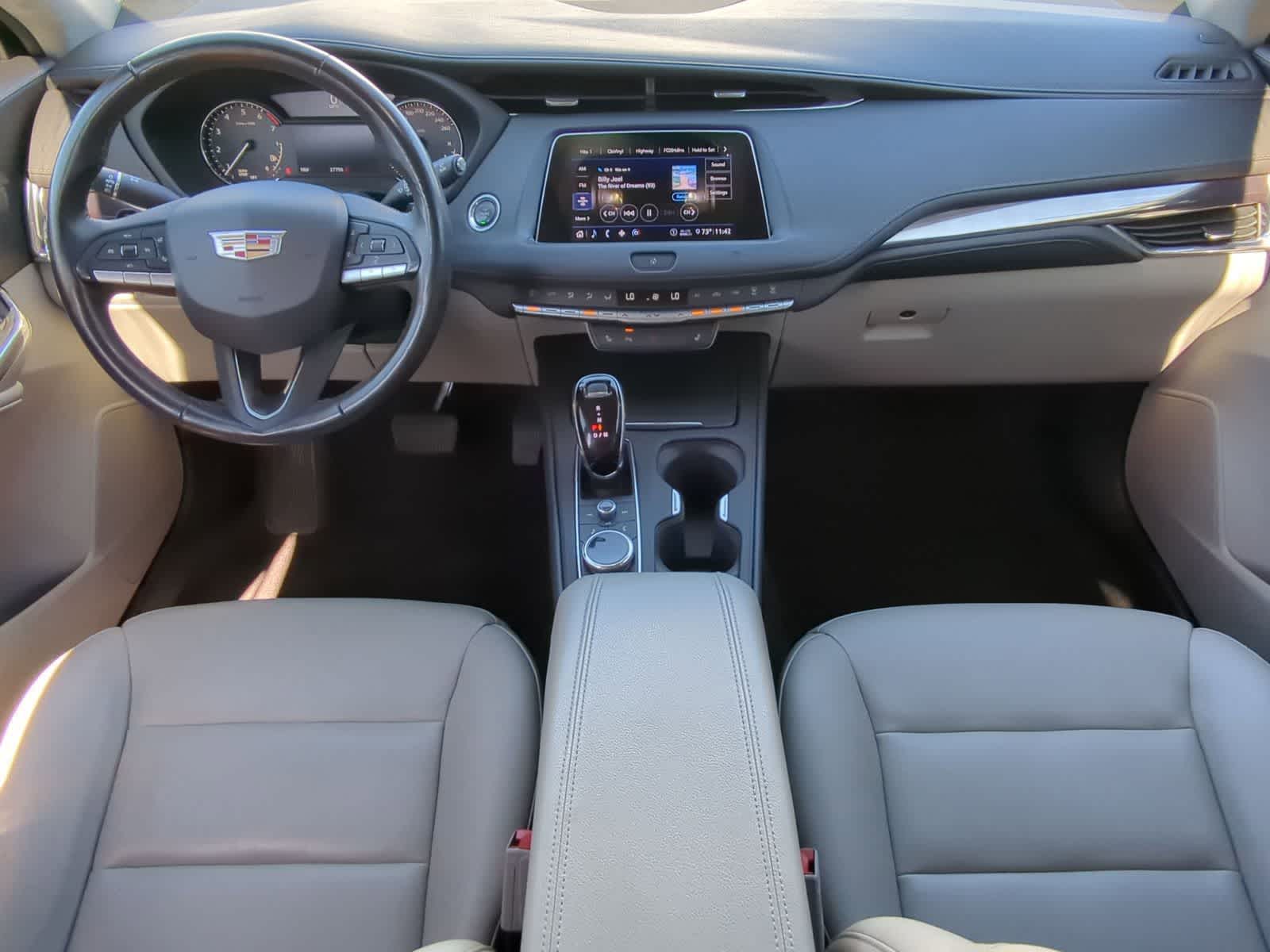 Thumbnail: 2020 Cadillac XT4 - 17