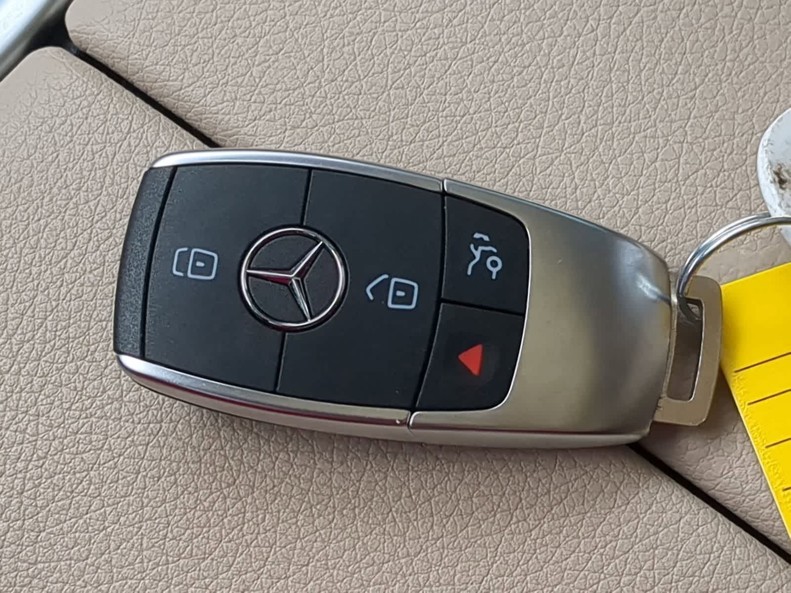 Thumbnail: 2022 Mercedes-Benz GLC - 32