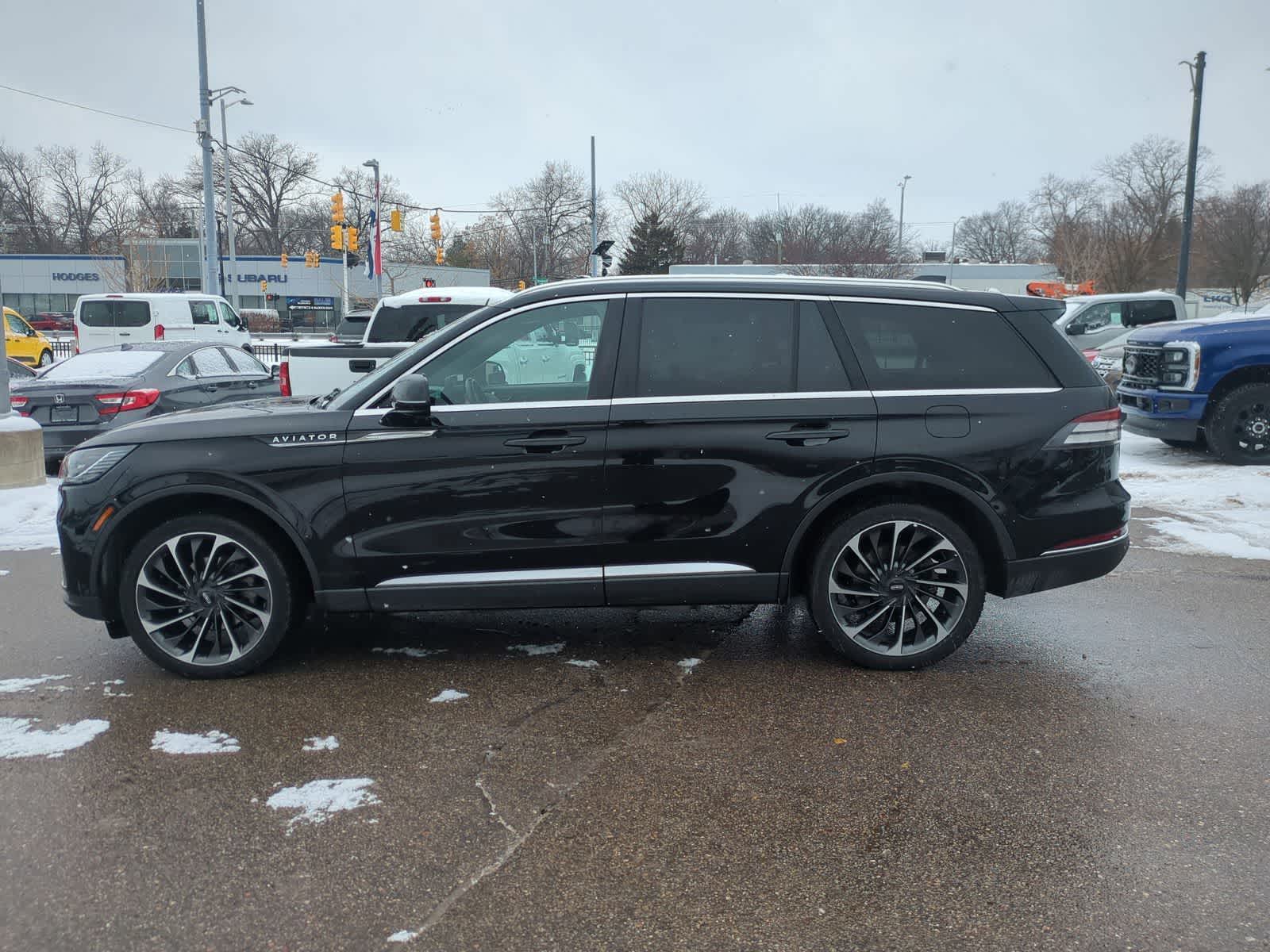 Thumbnail: 2025 Lincoln Aviator - 15