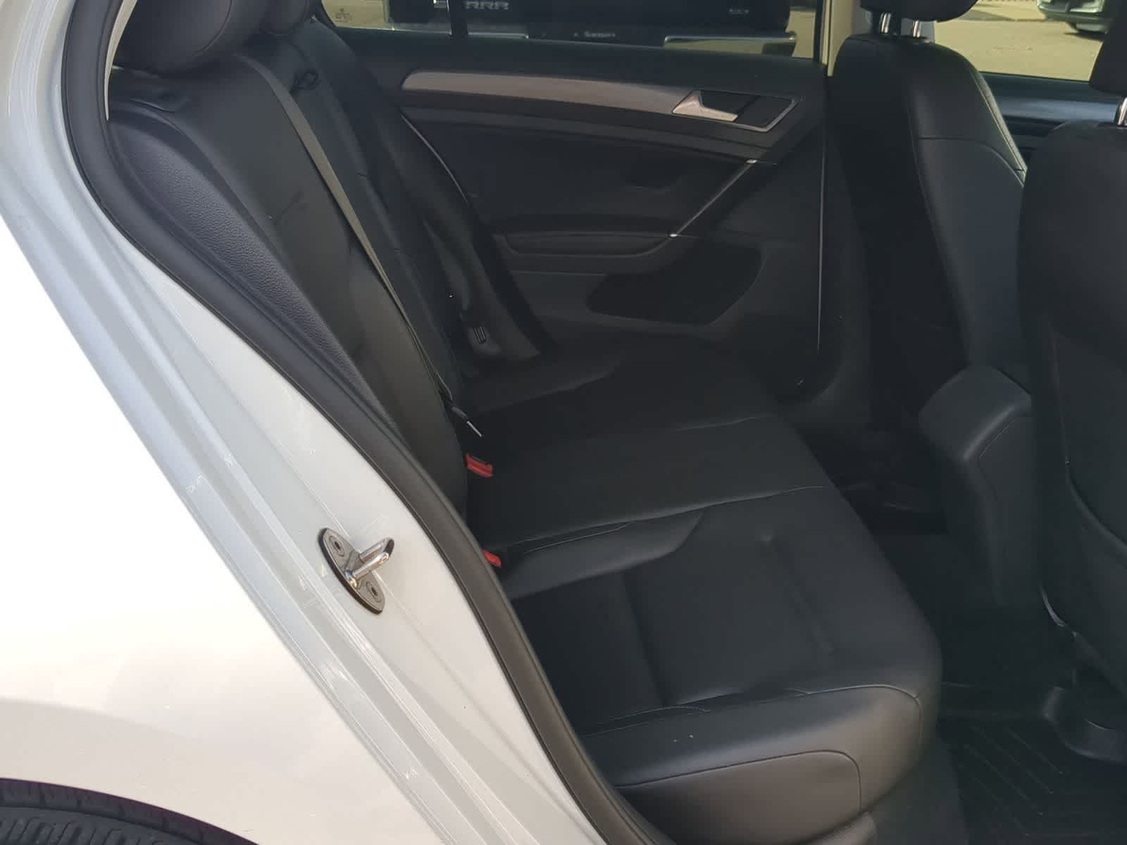 Thumbnail: 2021 Volkswagen Golf - 21