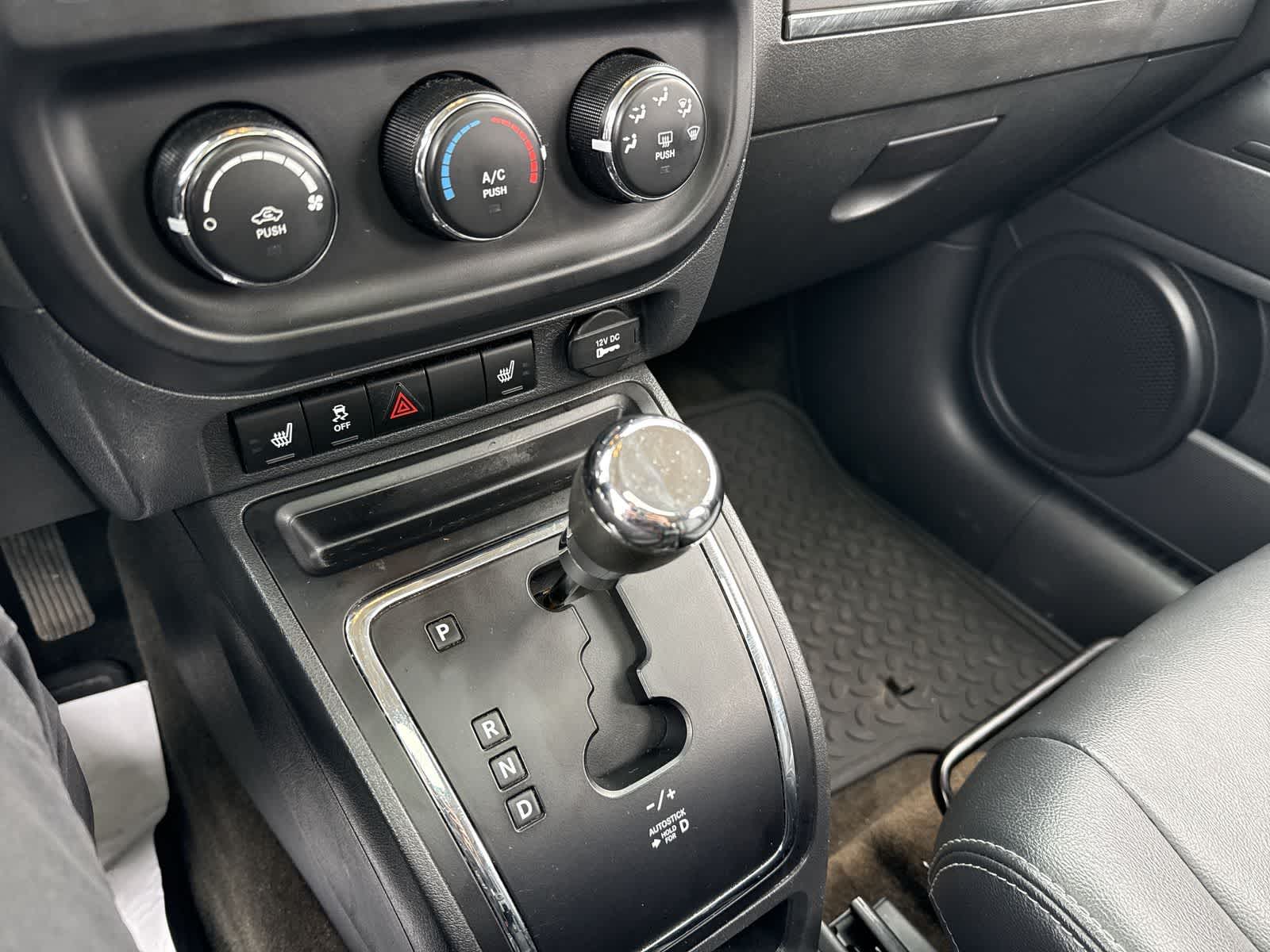 Thumbnail: 2017 Jeep Patriot - 34