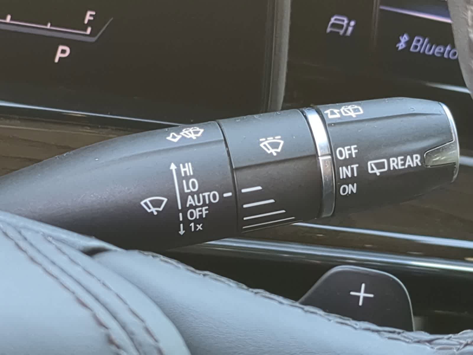 Thumbnail: 2023 Cadillac Escalade - 32