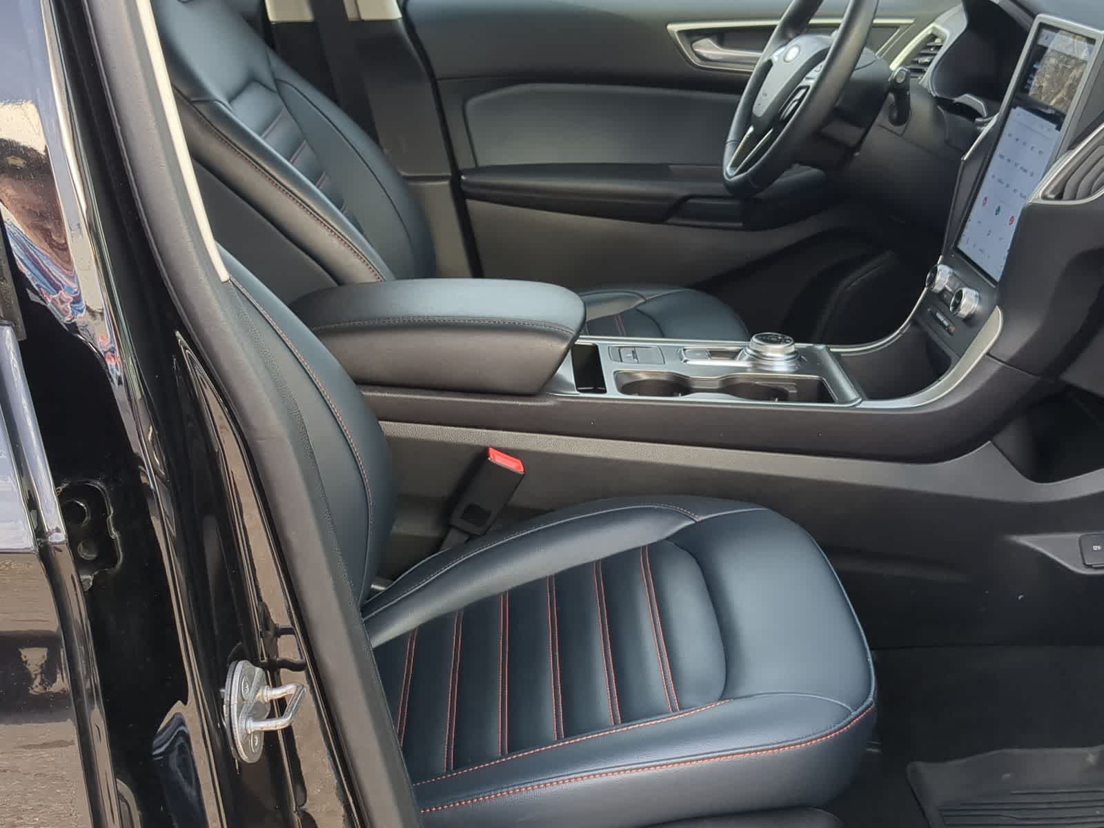 Thumbnail: 2023 Ford Edge - 28