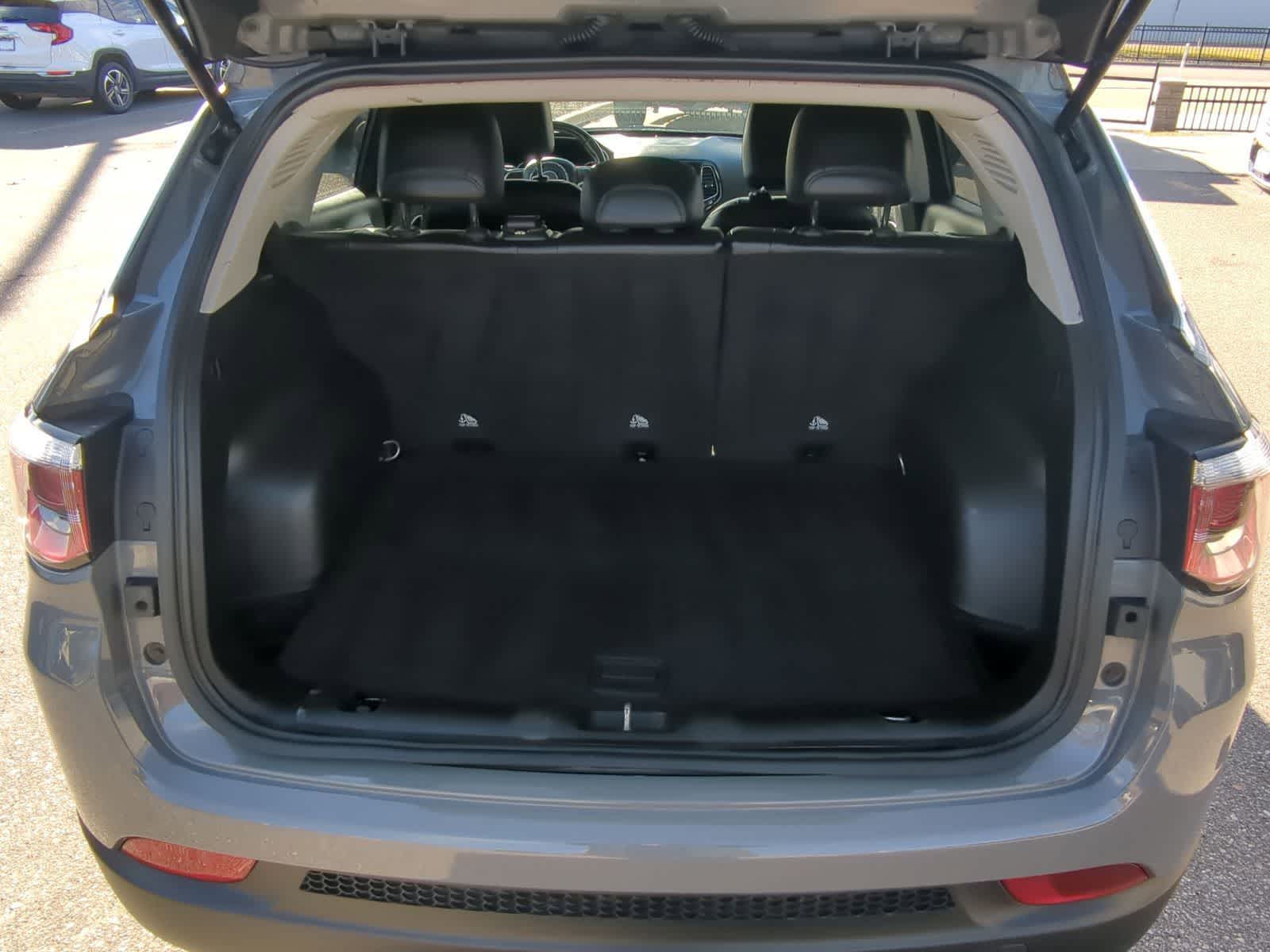 Thumbnail: 2020 Jeep Compass - 33