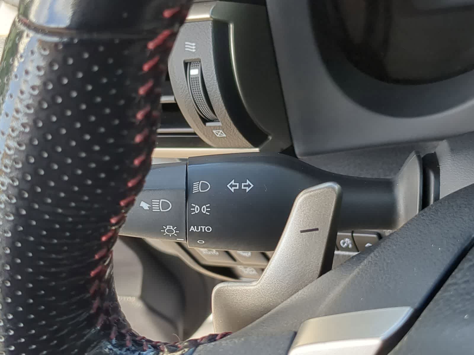 Thumbnail: 2019 Lexus IS - 32