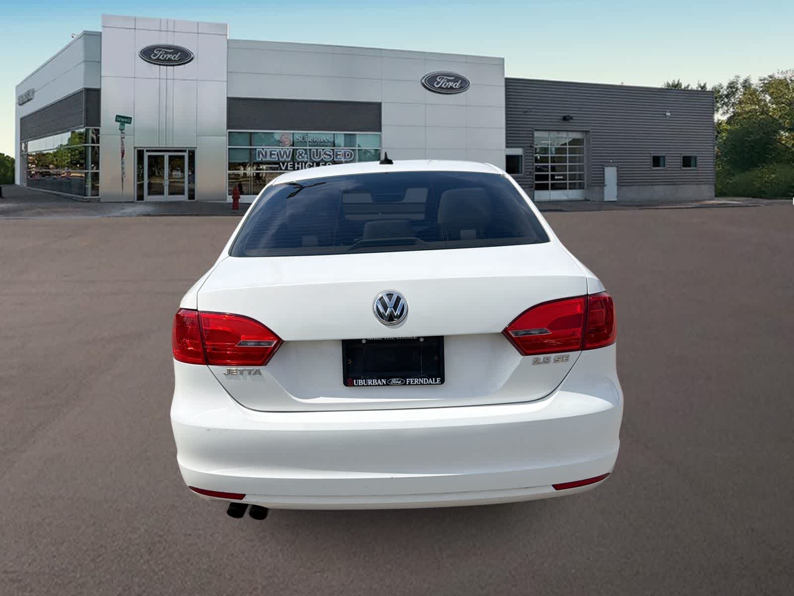 Thumbnail: 2011 Volkswagen Jetta - 8