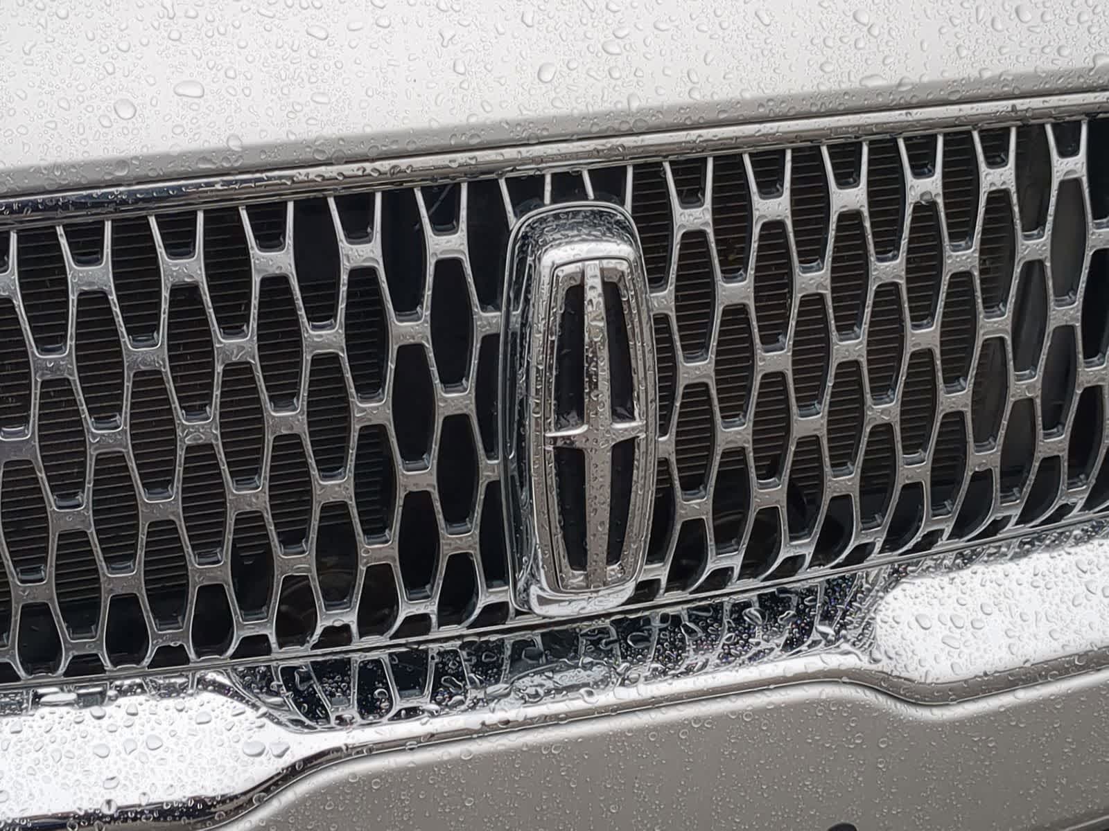 Thumbnail: 2019 Lincoln Nautilus - 16