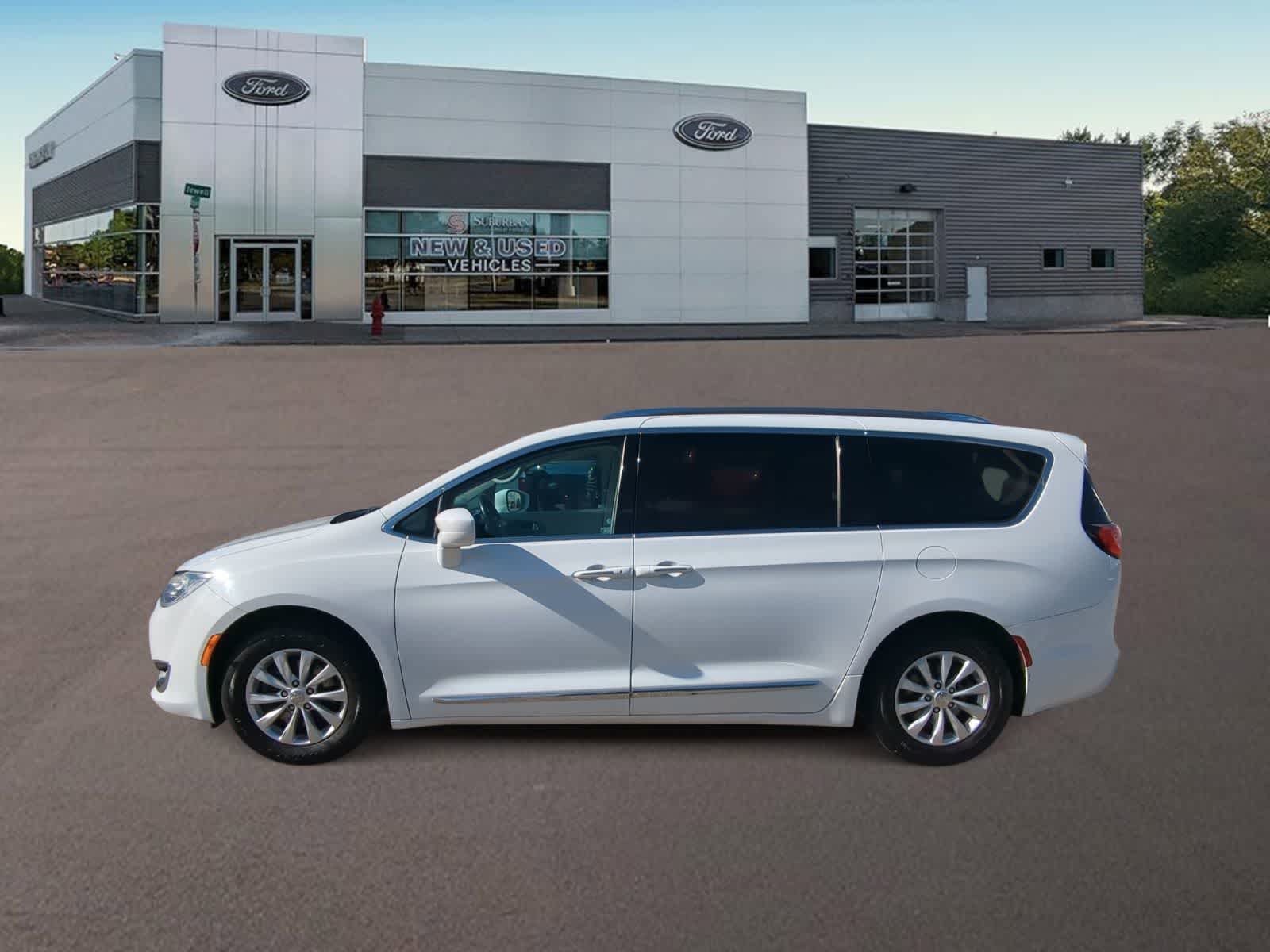 Thumbnail: 2019 Chrysler Pacifica - 7