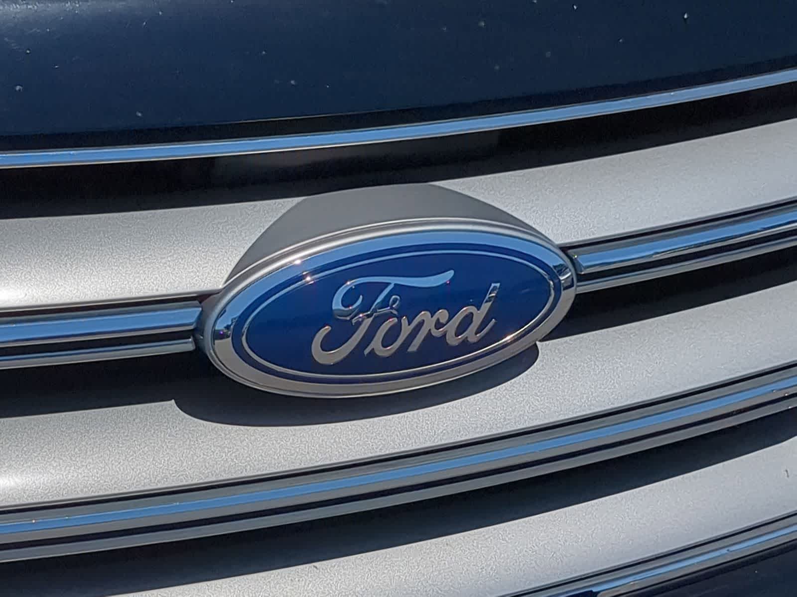 Thumbnail: 2018 Ford Edge - 16