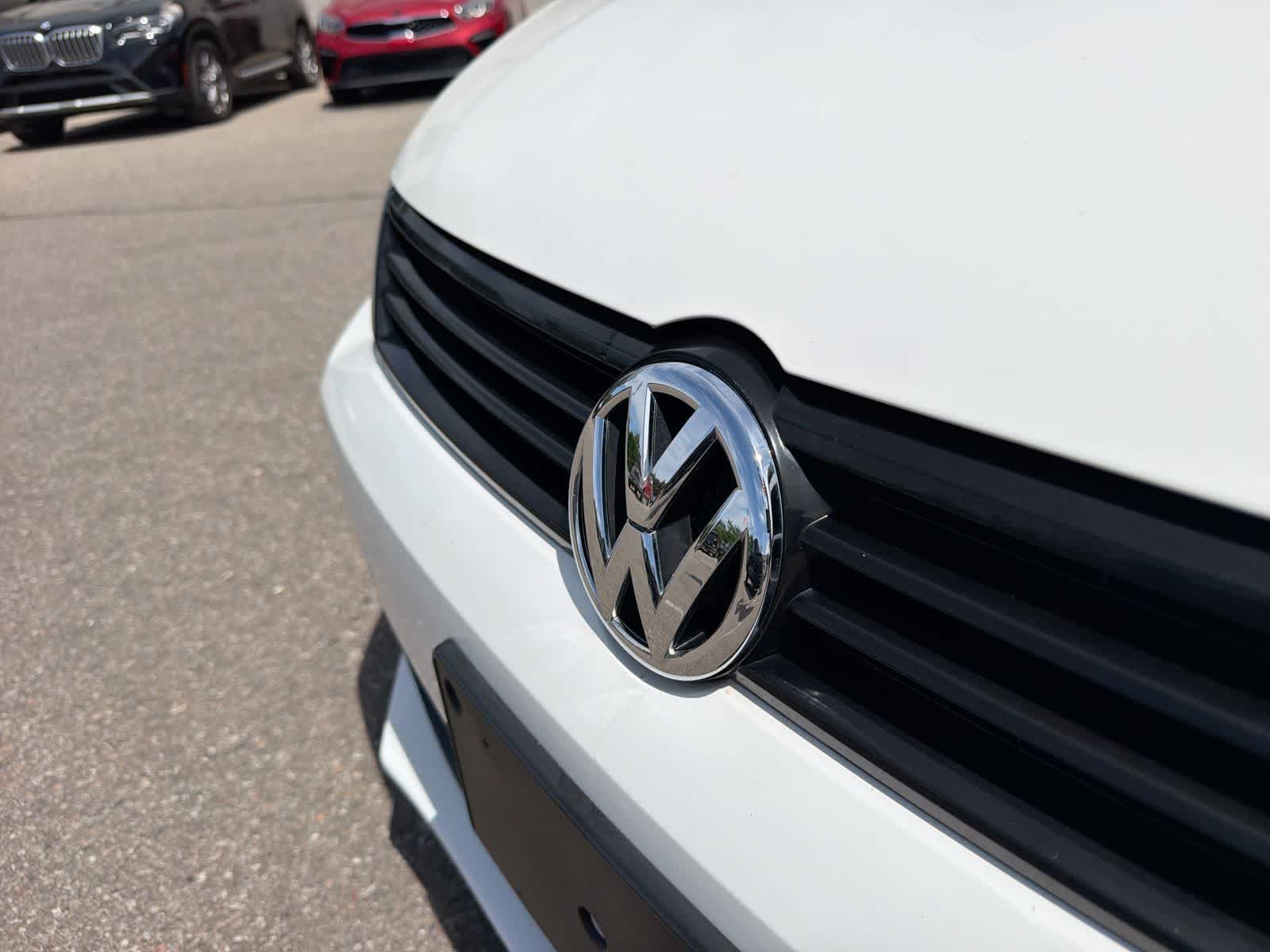 Thumbnail: 2011 Volkswagen Jetta - 13