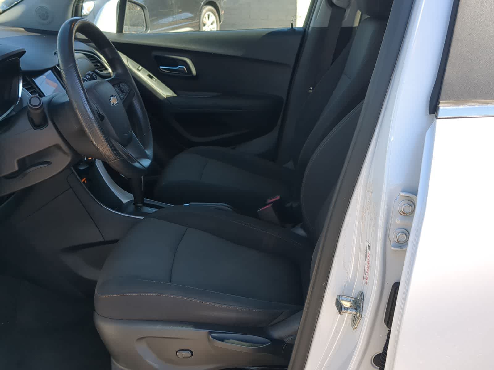 Thumbnail: 2020 Chevrolet Trax - 18