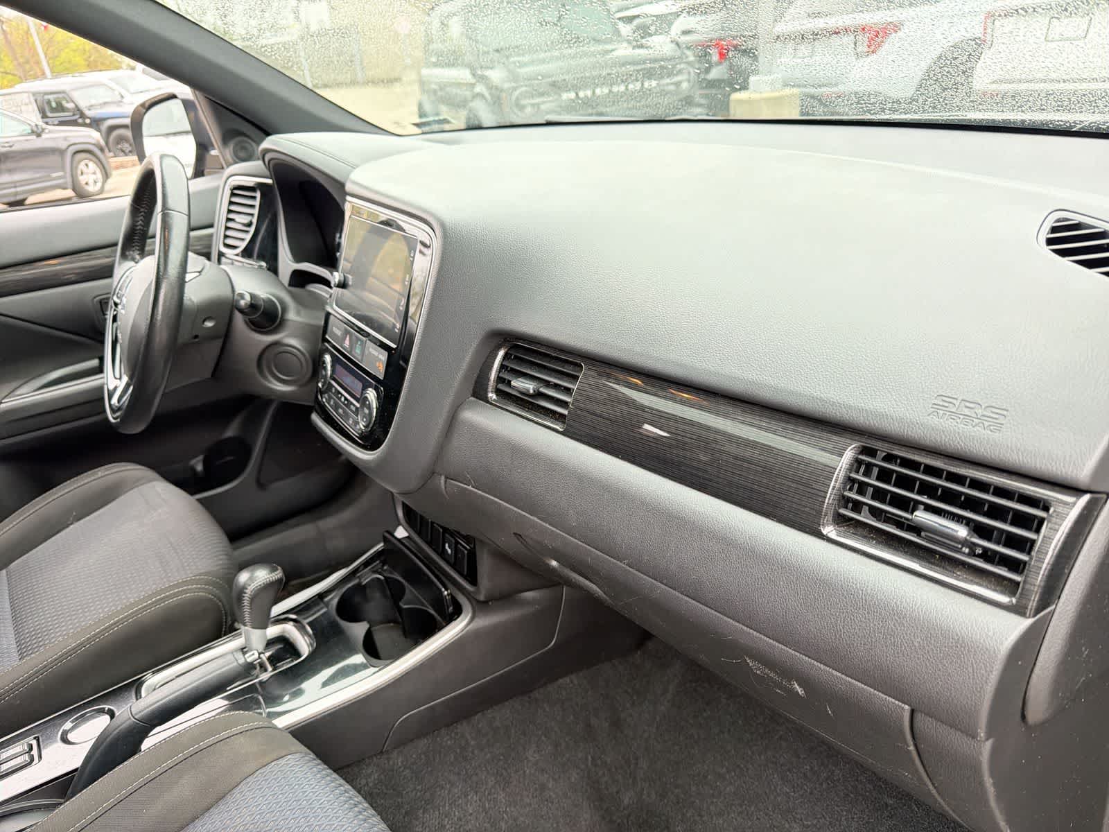 Thumbnail: 2018 Mitsubishi Outlander - 18