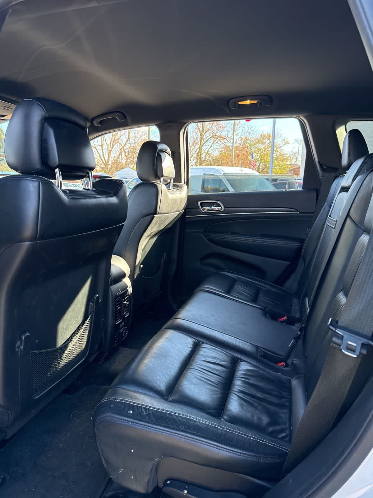 Thumbnail: 2015 Jeep Grand Cherokee - 20