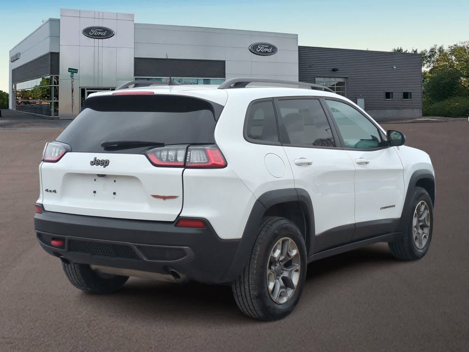 Thumbnail: 2020 Jeep Cherokee - 11
