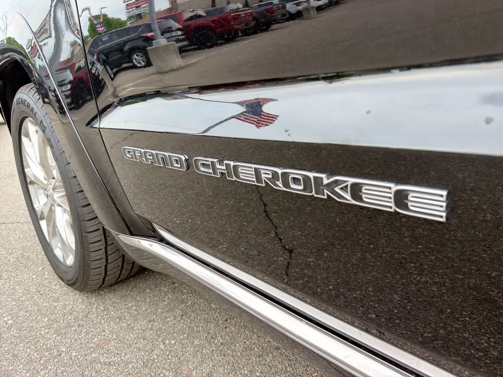 Thumbnail: 2020 Jeep Grand Cherokee - 18
