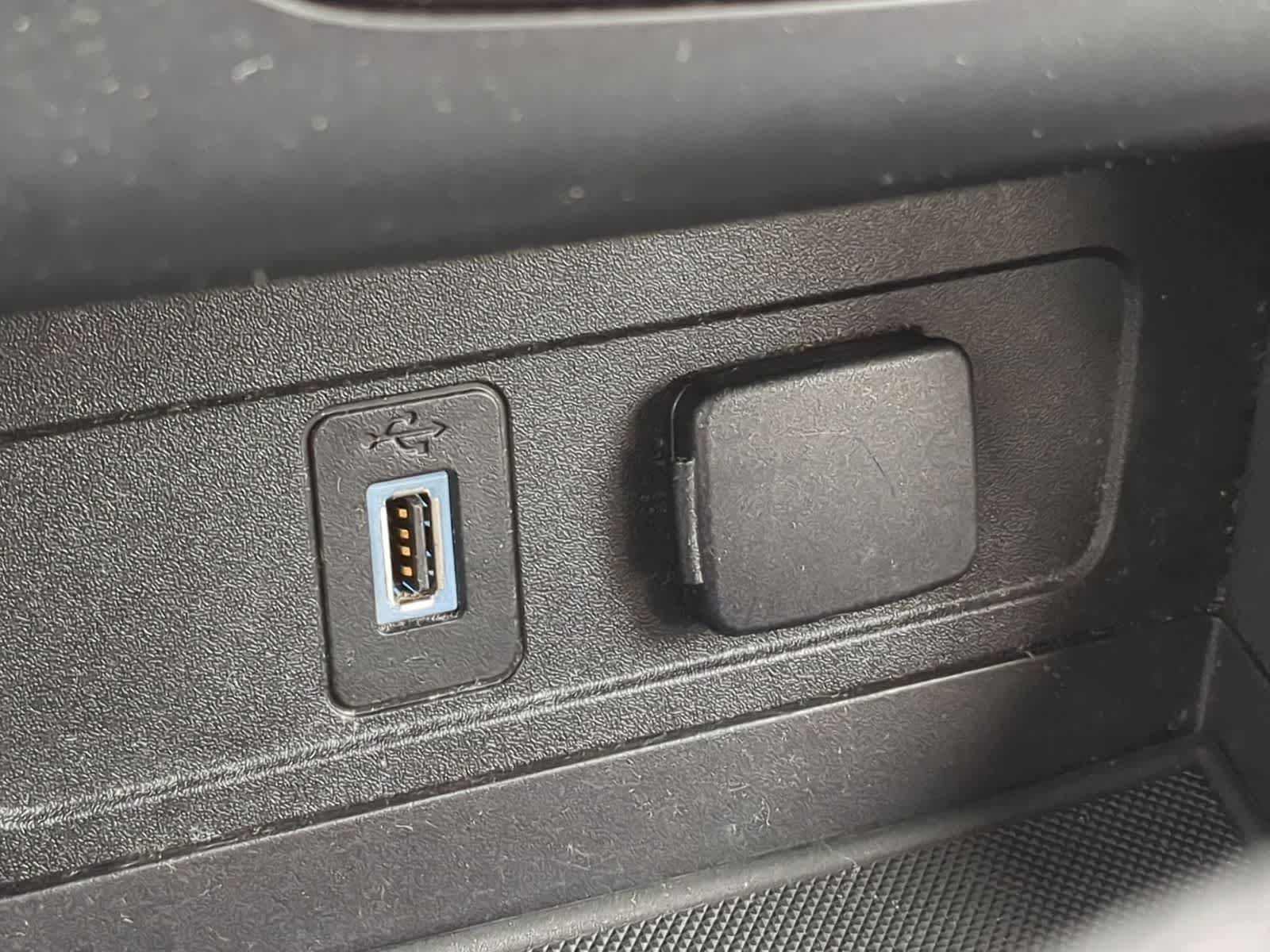 Thumbnail: 2019 Ford Escape - 32