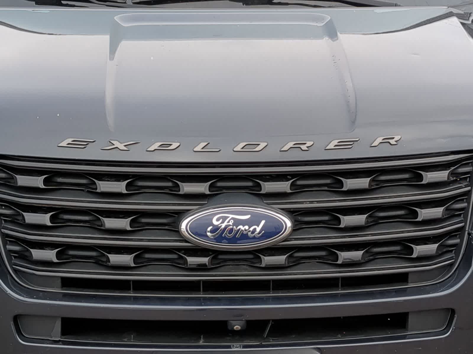 Thumbnail: 2017 Ford Explorer - 16