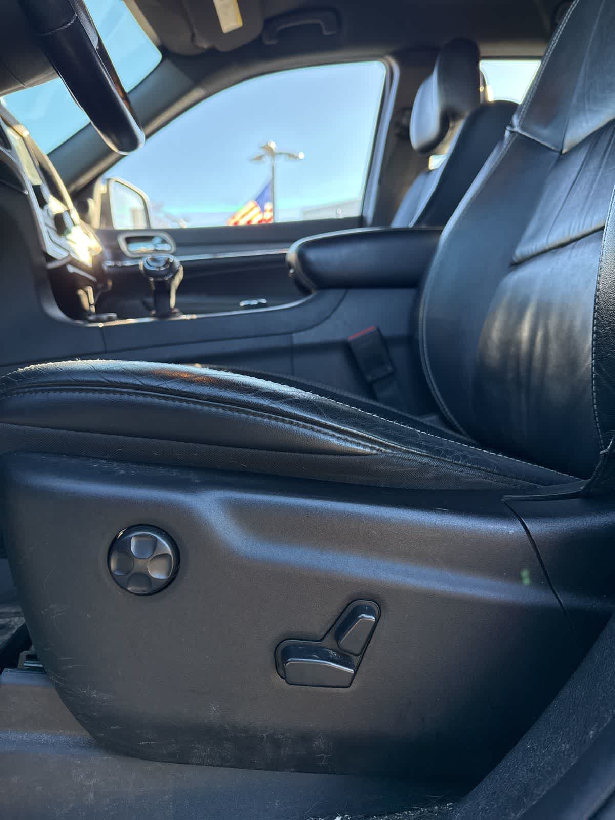 Thumbnail: 2015 Jeep Grand Cherokee - 12