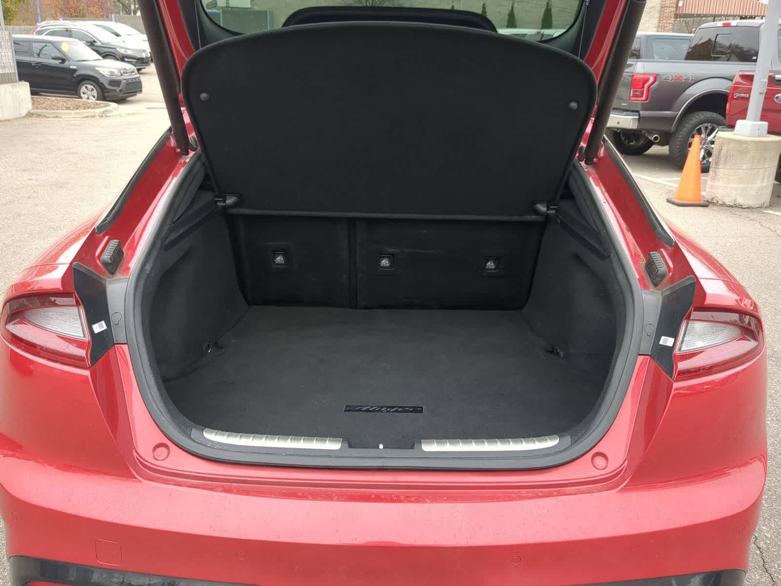 Thumbnail: 2018 Kia Stinger - 34