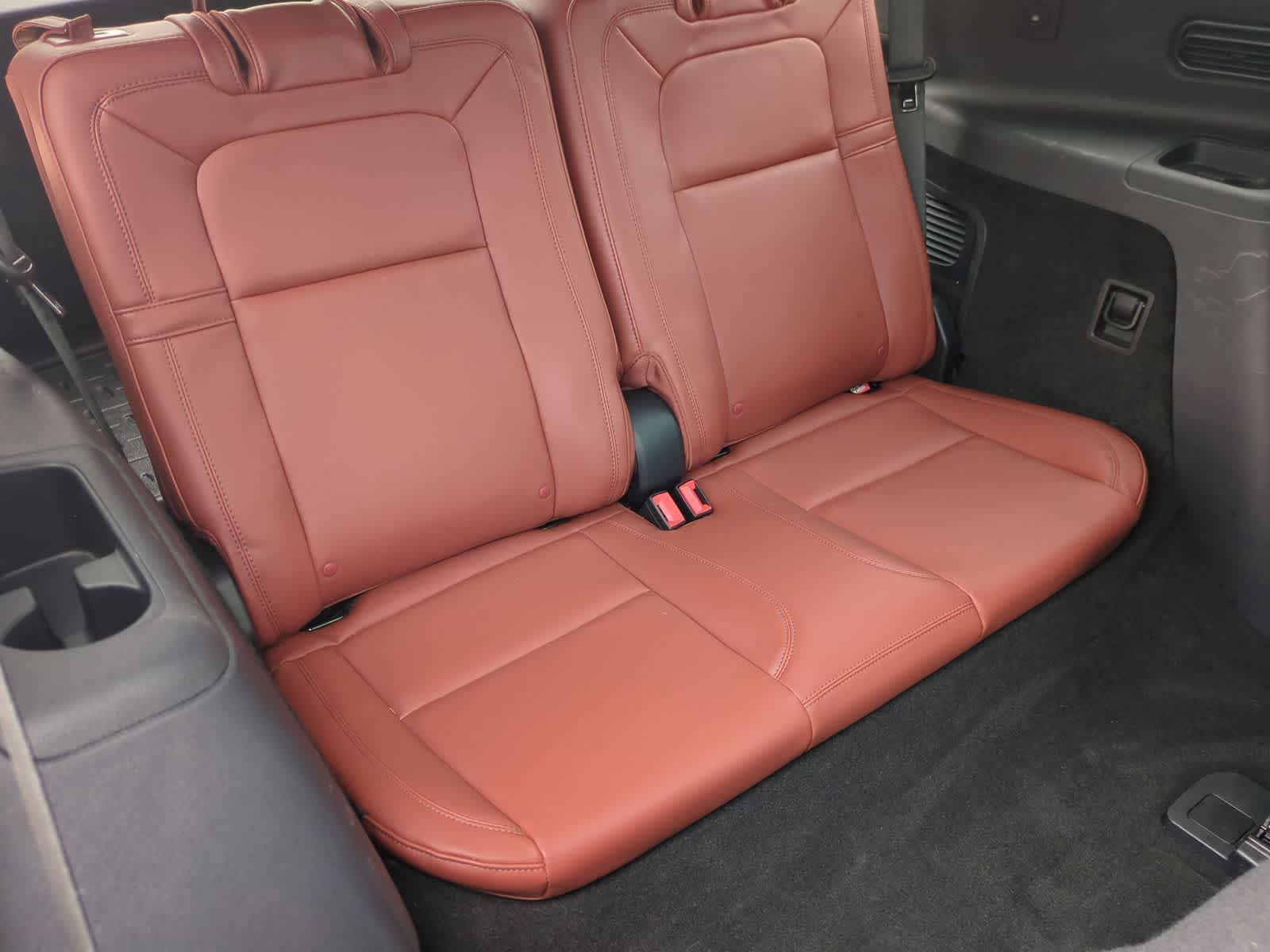 Thumbnail: 2025 Lincoln Aviator - 38