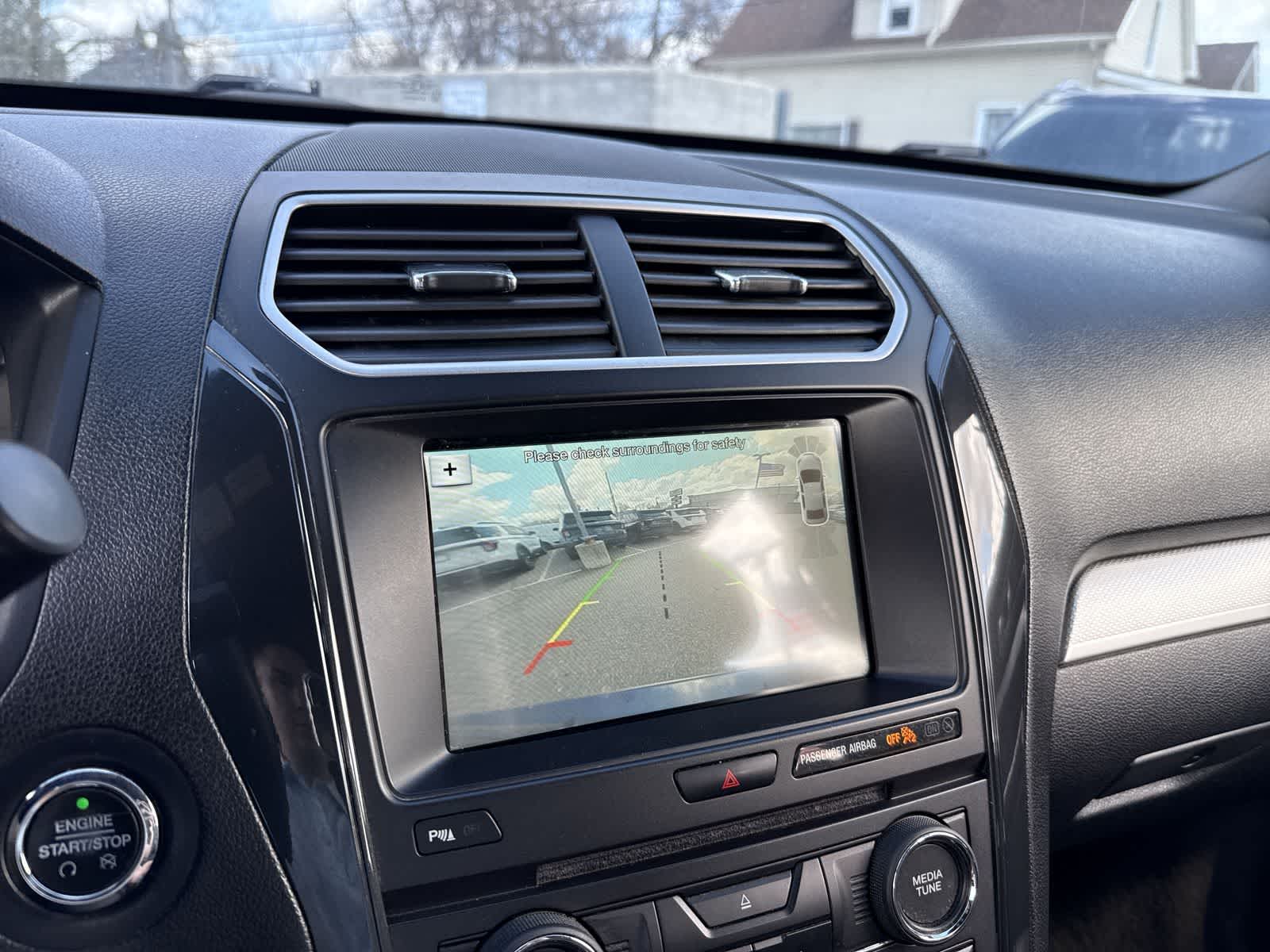 Thumbnail: 2017 Ford Explorer - 35