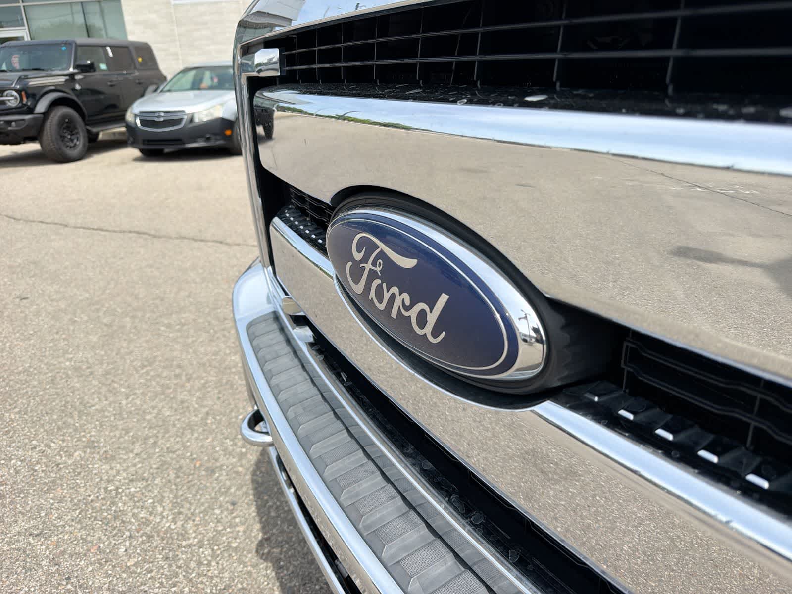 Thumbnail: 2015 Ford Econoline - 13