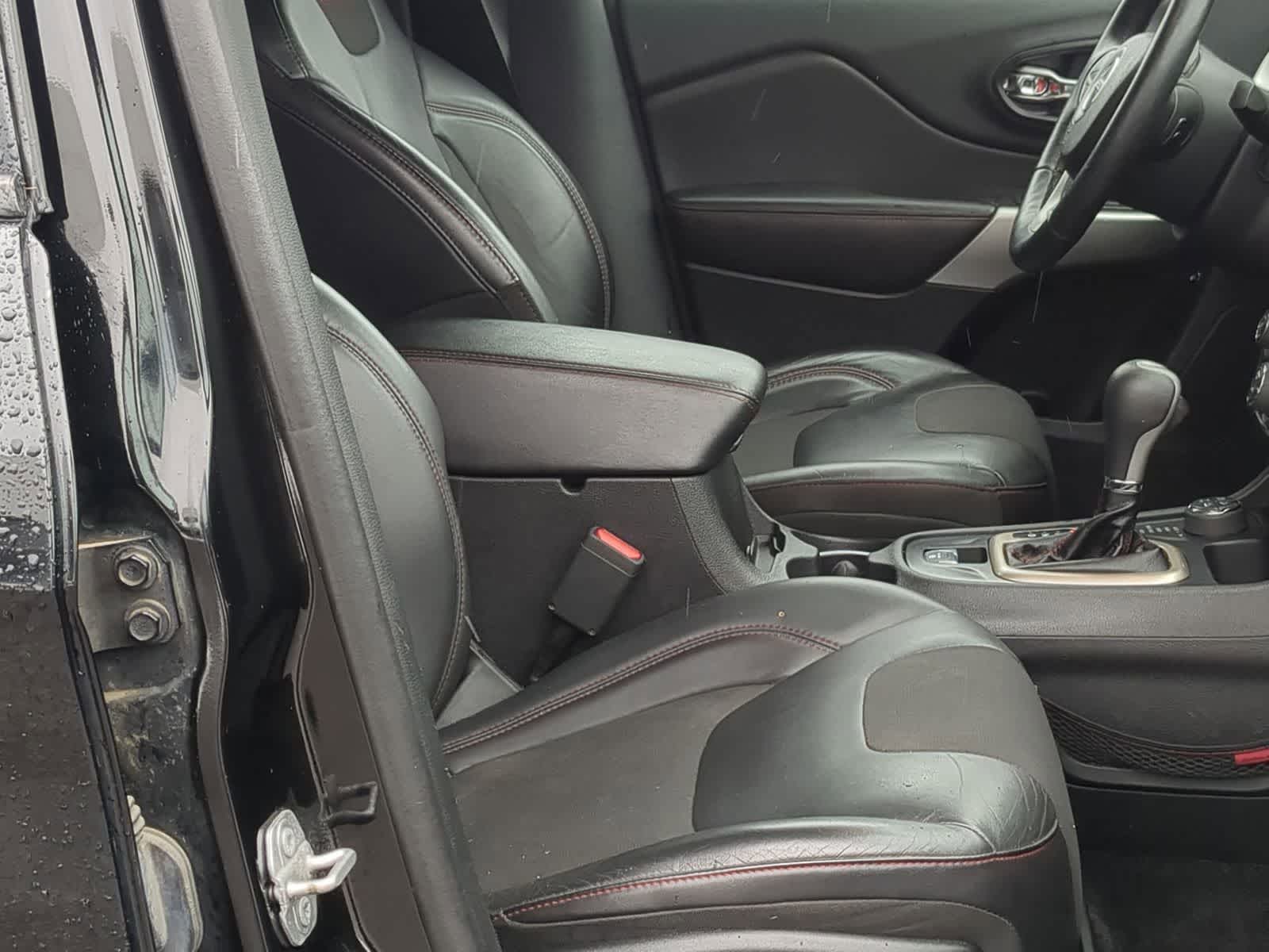 Thumbnail: 2018 Jeep Cherokee - 26