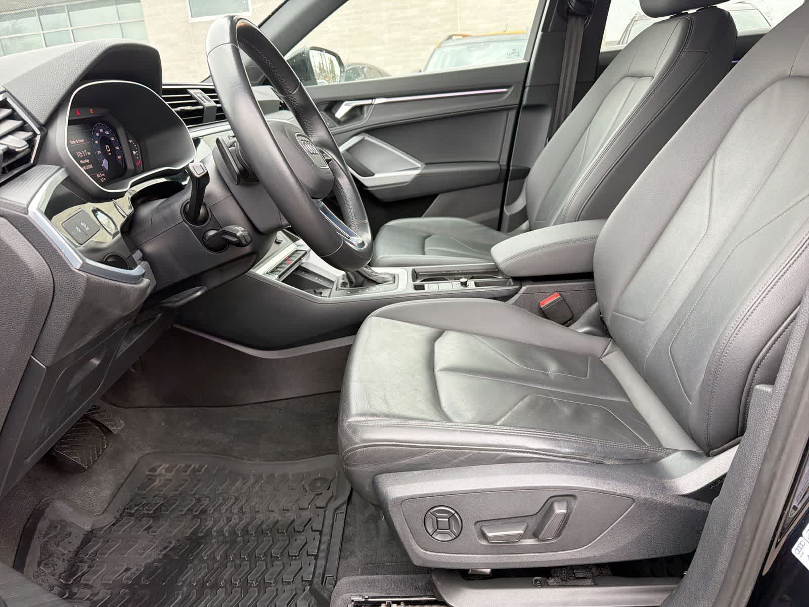 Thumbnail: 2021 Audi Q3 - 14