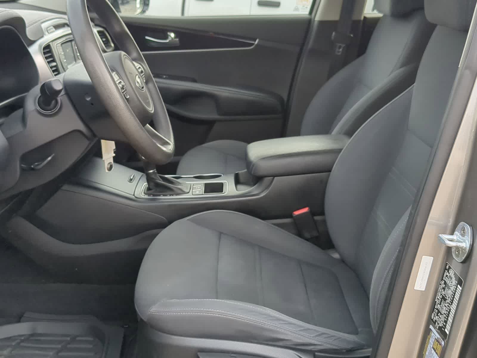 Thumbnail: 2017 Kia Sorento - 18