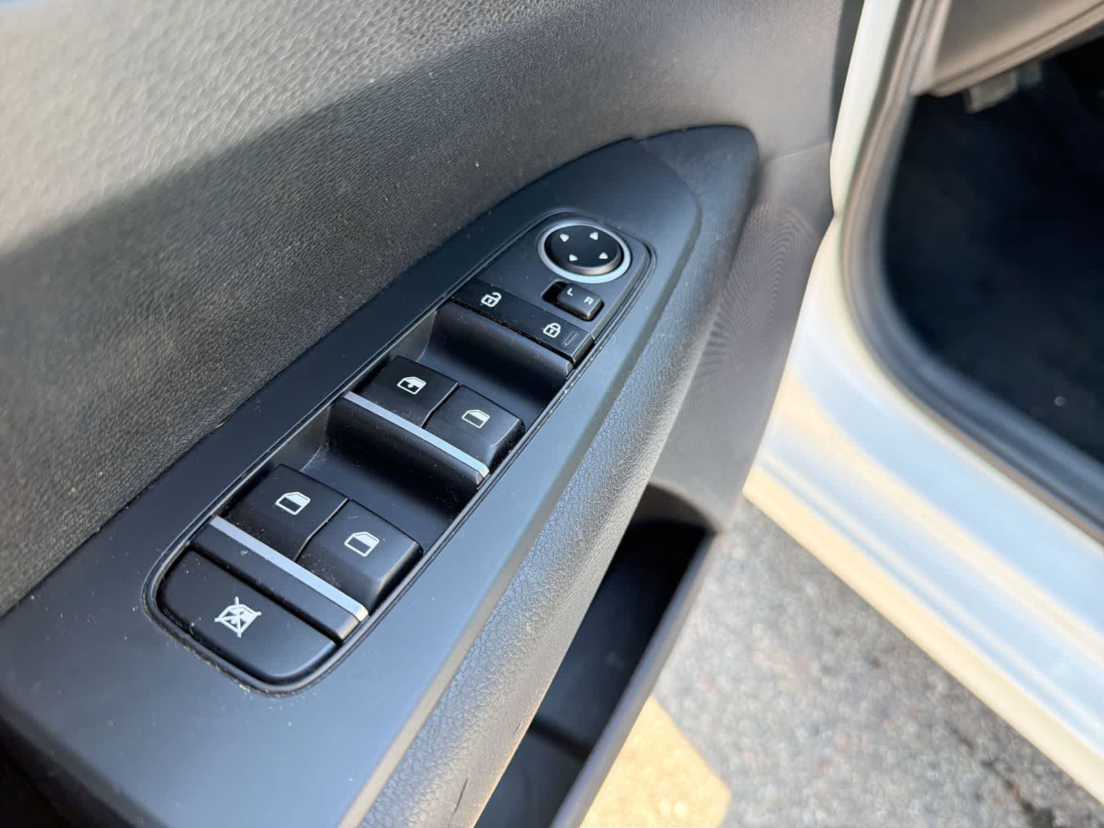 Thumbnail: 2019 Kia Forte - 19