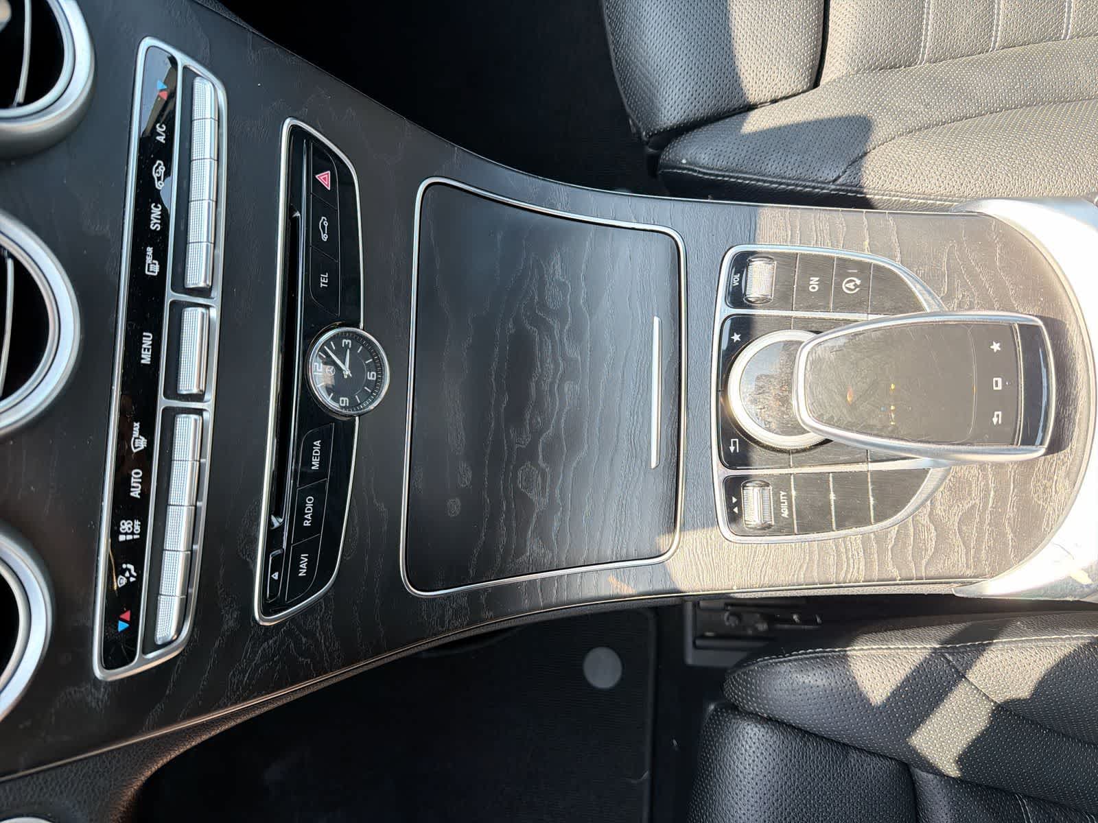 Thumbnail: 2015 Mercedes-Benz C-Class - 32