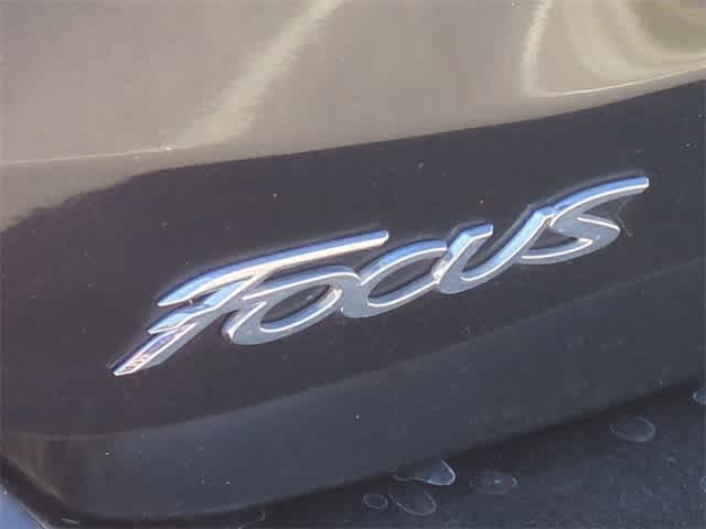 2015 Ford Focus SE 13