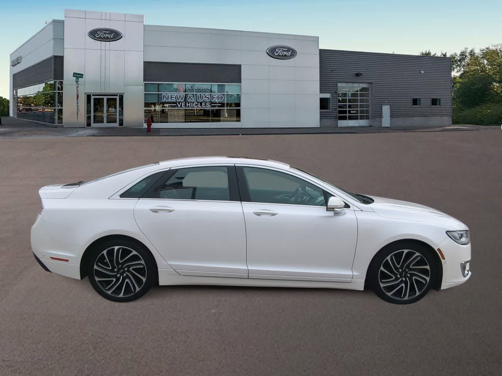 Thumbnail: 2020 Lincoln MKZ - 11