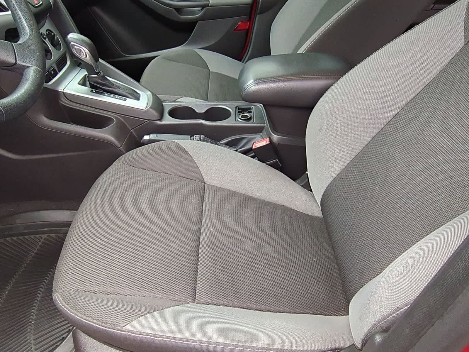 Thumbnail: 2012 Ford Focus - 18