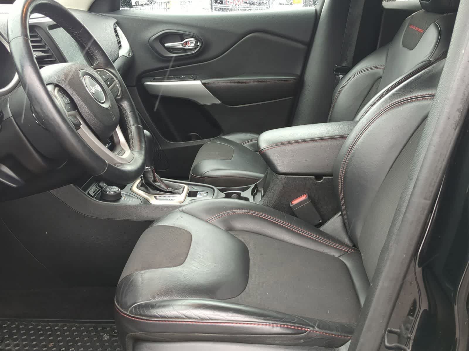 Thumbnail: 2018 Jeep Cherokee - 21