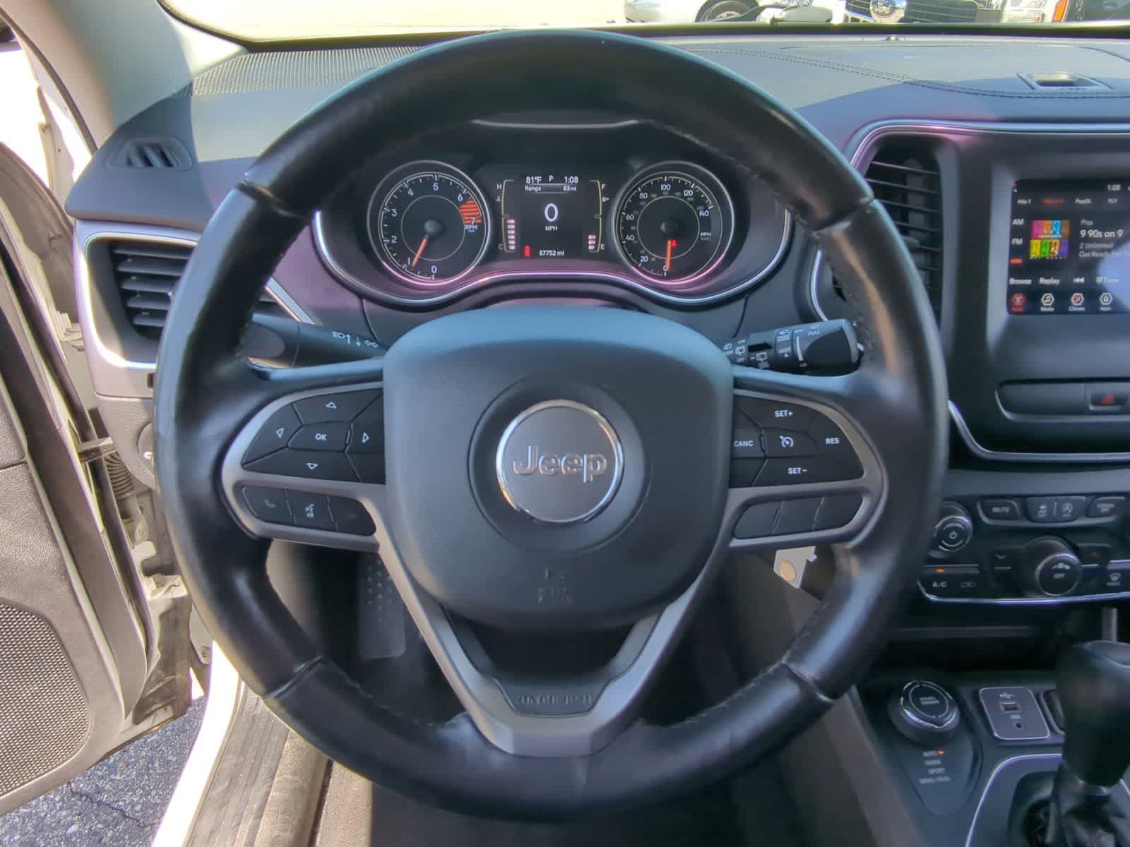 Thumbnail: 2019 Jeep Cherokee - 24