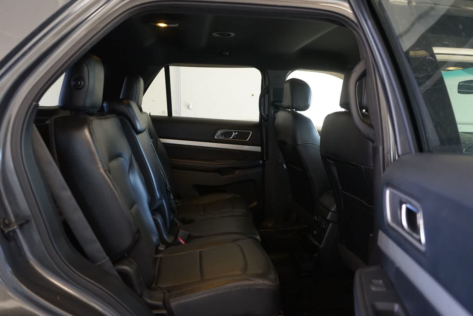 Thumbnail: 2016 Ford Explorer - 31