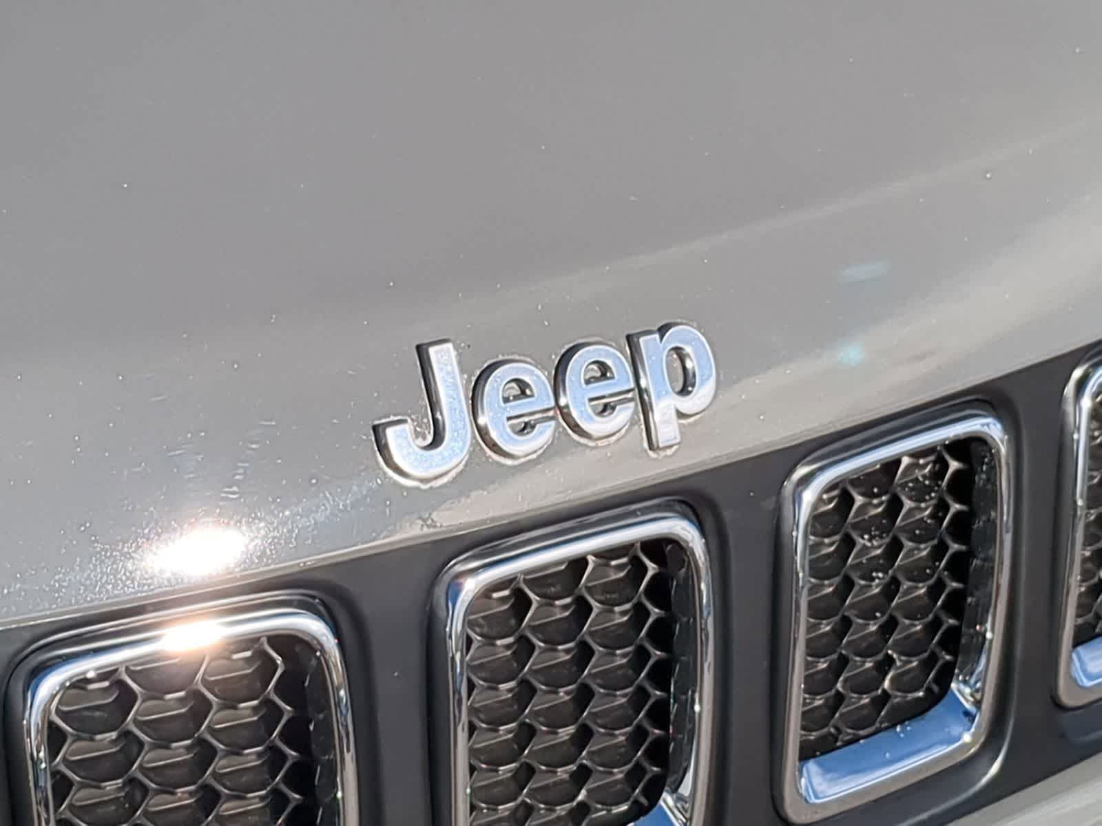 Thumbnail: 2020 Jeep Compass - 14