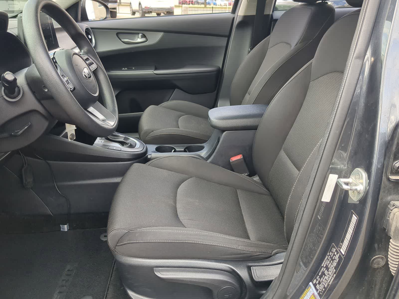 Thumbnail: 2019 Kia Forte - 18