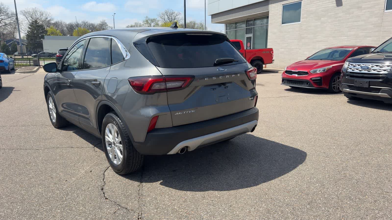 Thumbnail: 2023 Ford Escape - 8