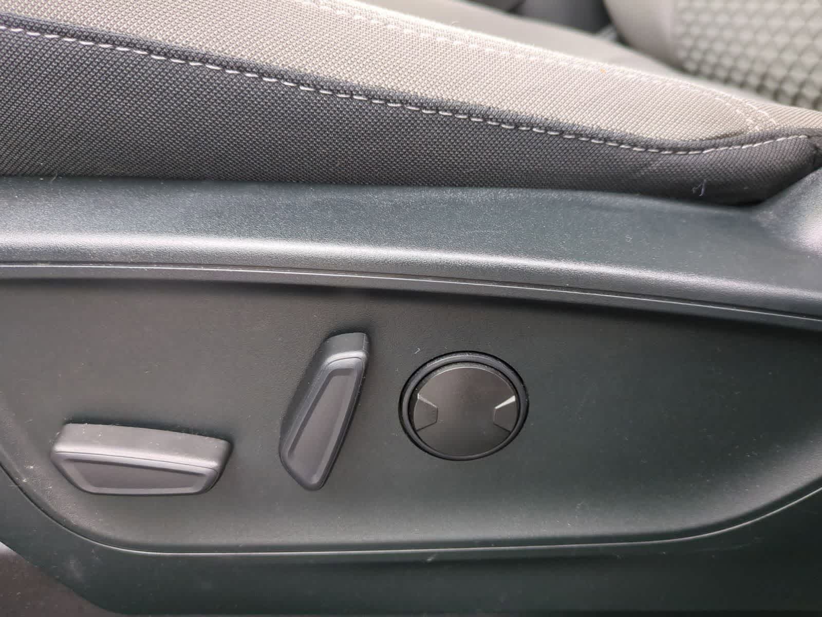 Thumbnail: 2022 Ford Escape - 22