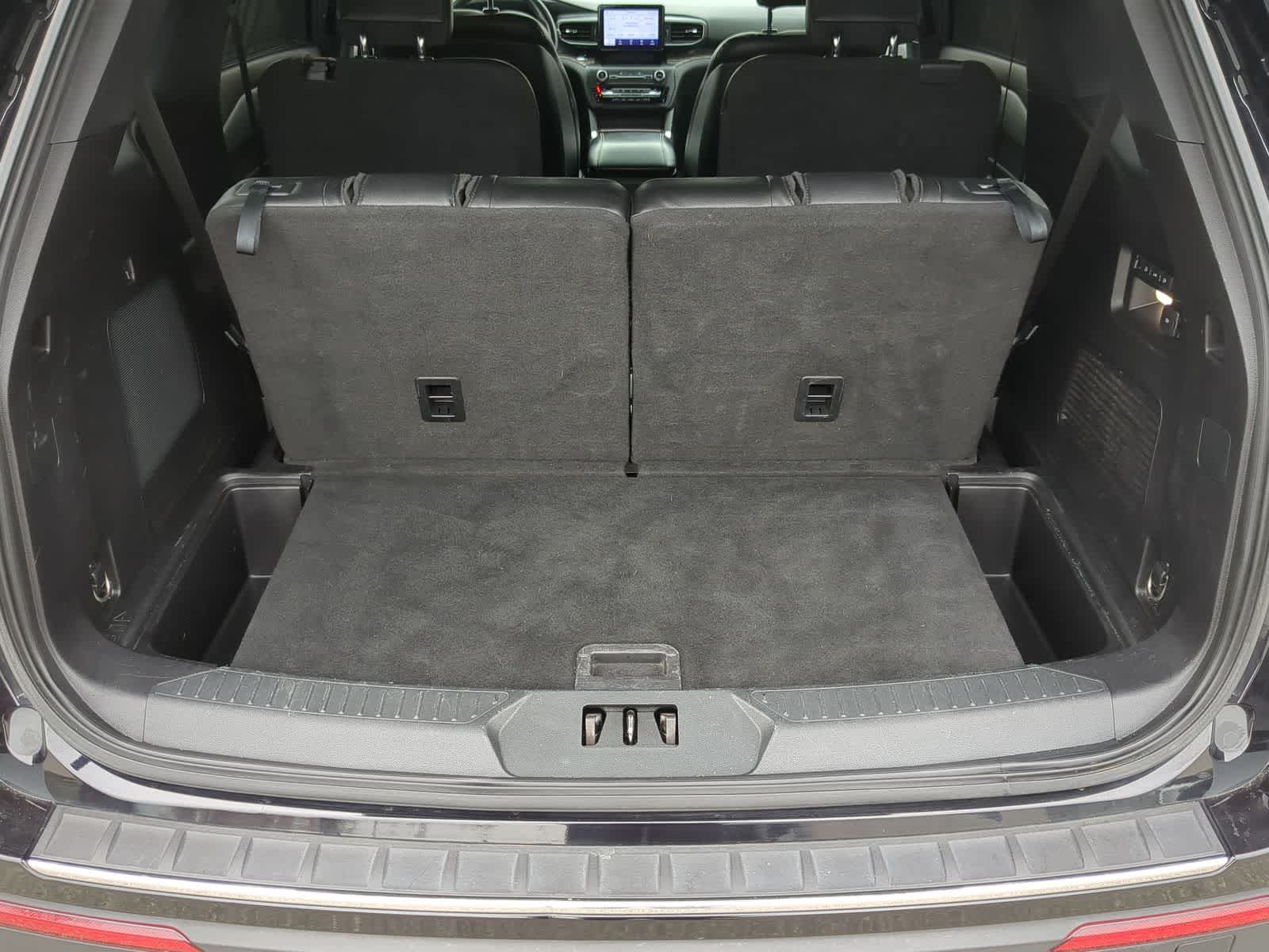 Thumbnail: 2020 Ford Explorer - 38