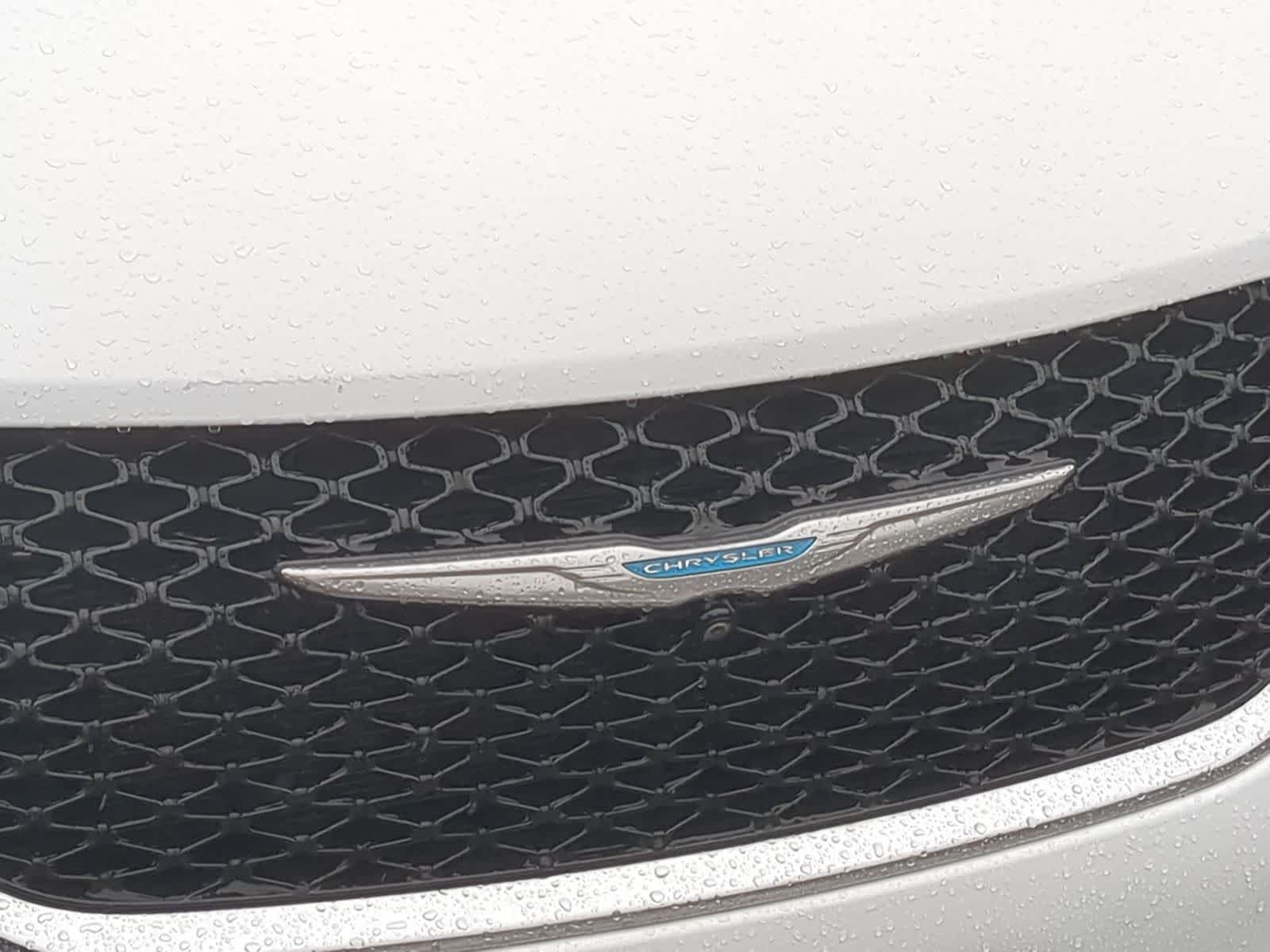 Thumbnail: 2021 Chrysler Pacifica - 16