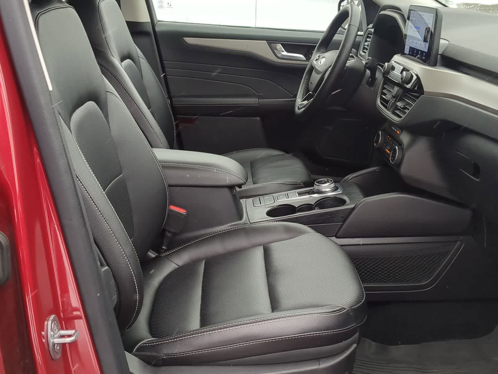 Thumbnail: 2022 Ford Escape - 25