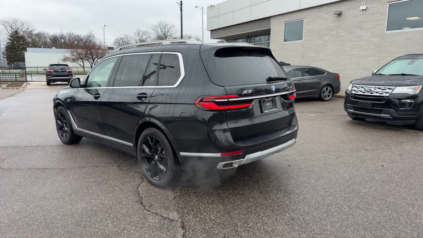 Thumbnail: 2023 BMW X7 - 8