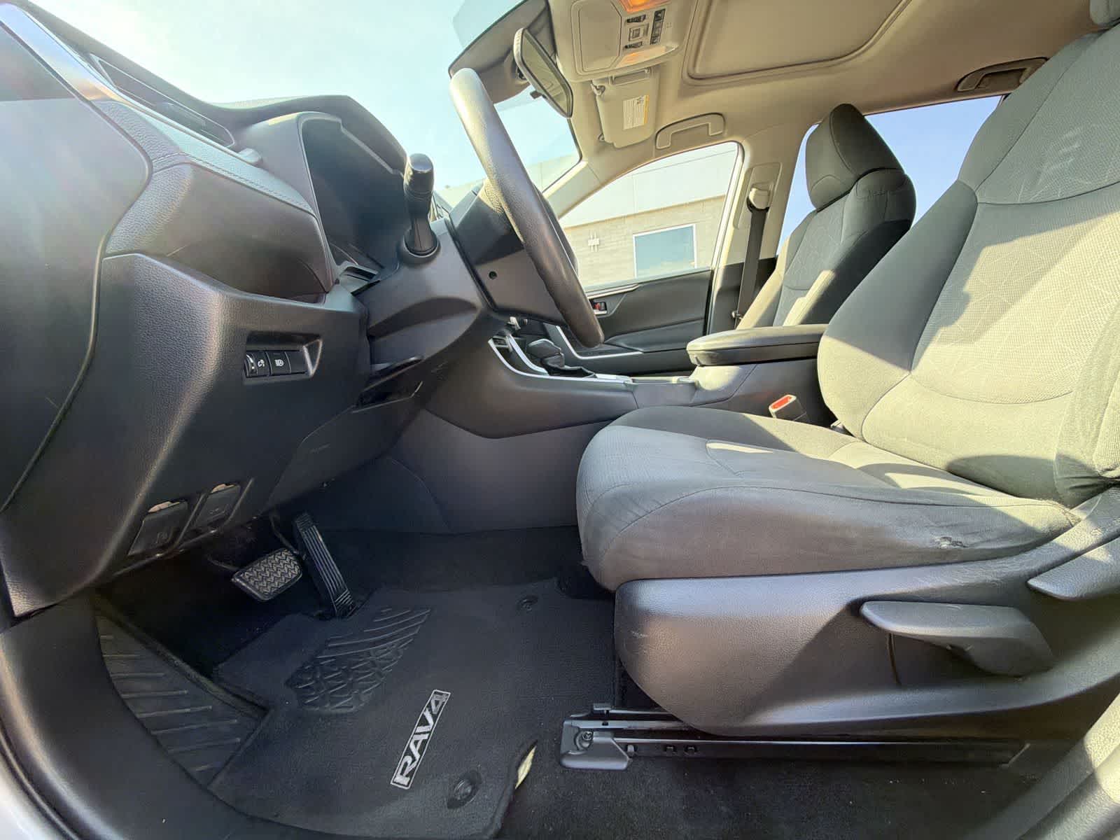 Thumbnail: 2019 Toyota RAV4 - 11