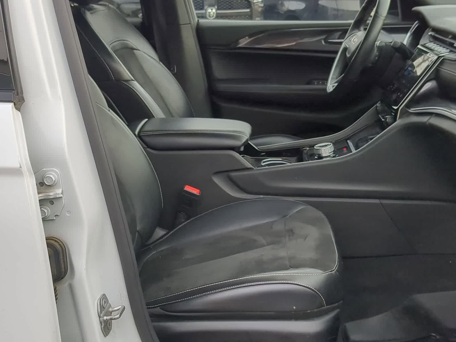 Thumbnail: 2021 Jeep Grand Cherokee L - 30